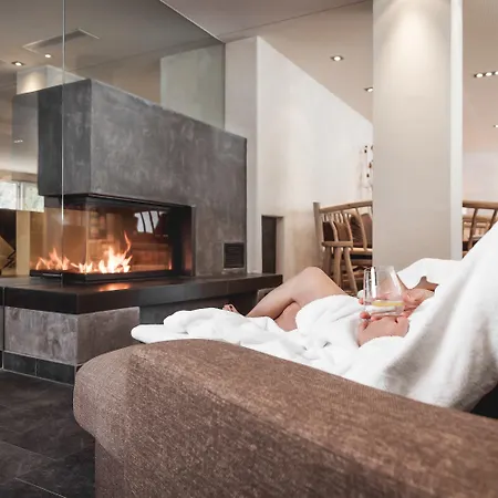 فندق Post Seefeld - Wellnesshotel Tirol 4*
